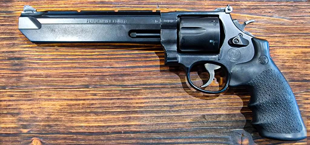 revolver s&w 629 stealth hunter performance center